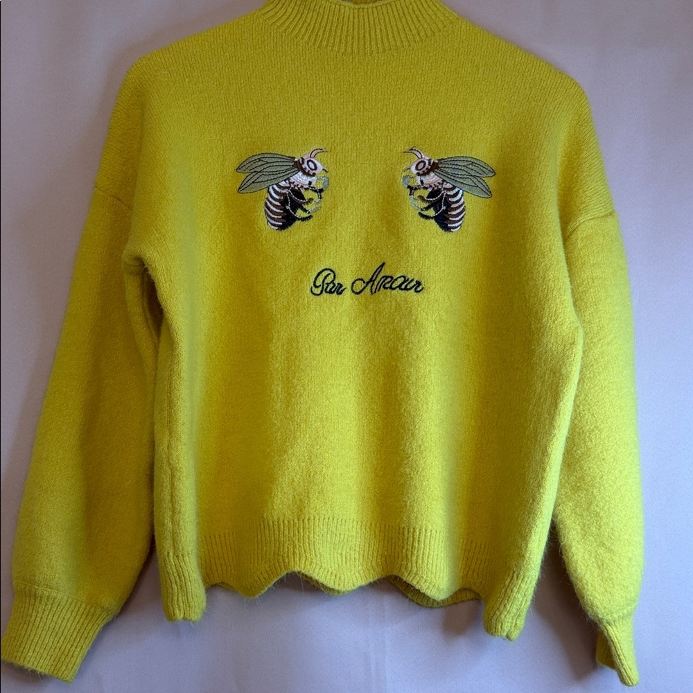 CODE X MODE Charming Yellow Bee Embroidered Sweat… - image 4